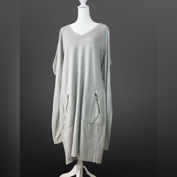 Athleta Enchanted Women’s L grey v-neck sweatshirt dress with zipper pockets - Picture 3 of 12